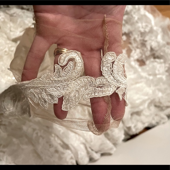 Olvis Olga Yermoloff Lace Mermaid Wedding Gown 4236 - Picture 14 of 16